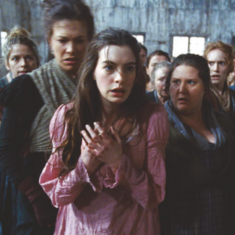 Cosette, Fantine, Éponine : Les Misérables au féminin